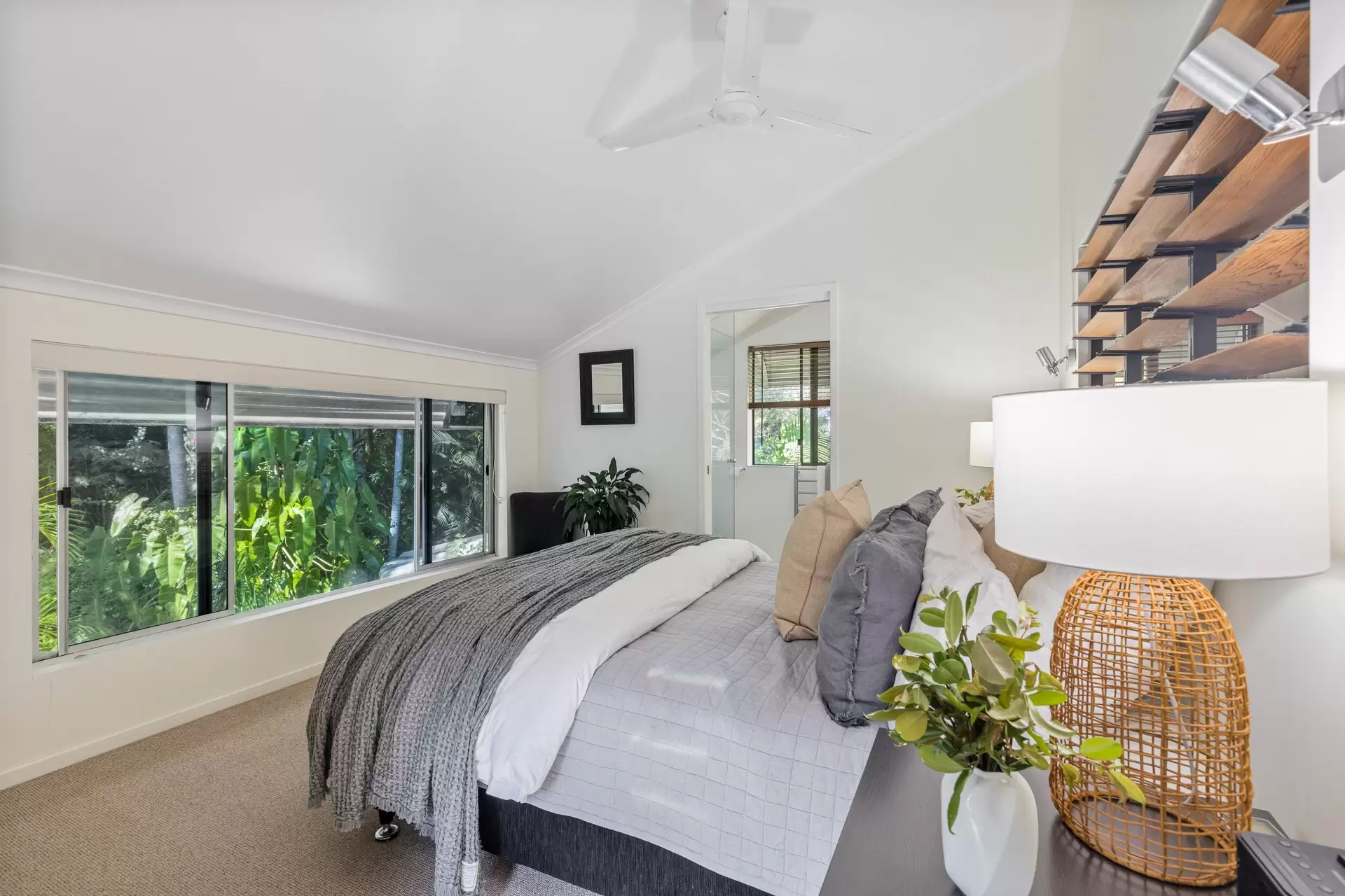 4 Ashdown Court, Tinbeerwah Sold by  - image 1