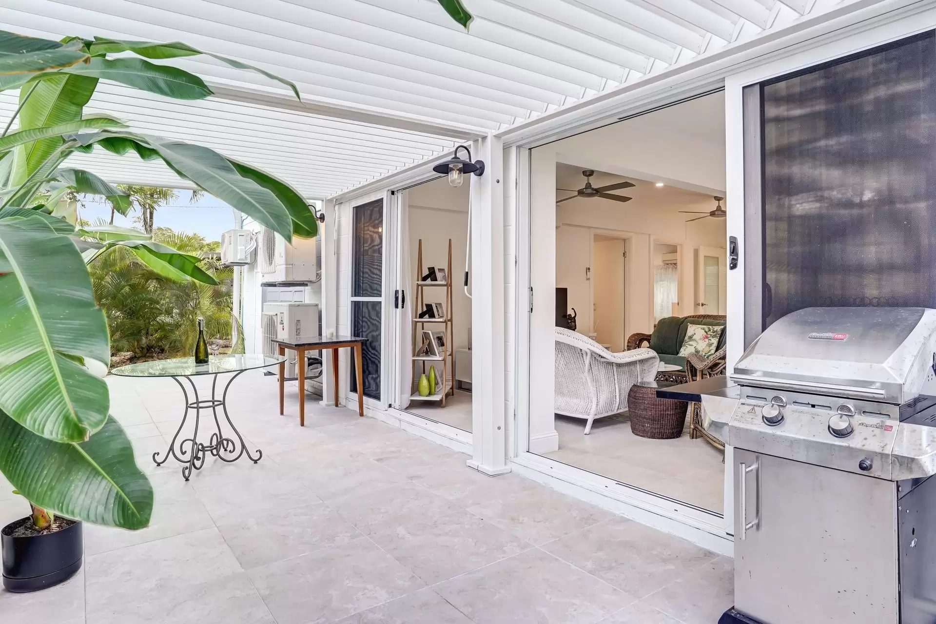 6 Seabrook Avenue, Port Douglas Sold by Queensland Sotheby's International Realty - image 1