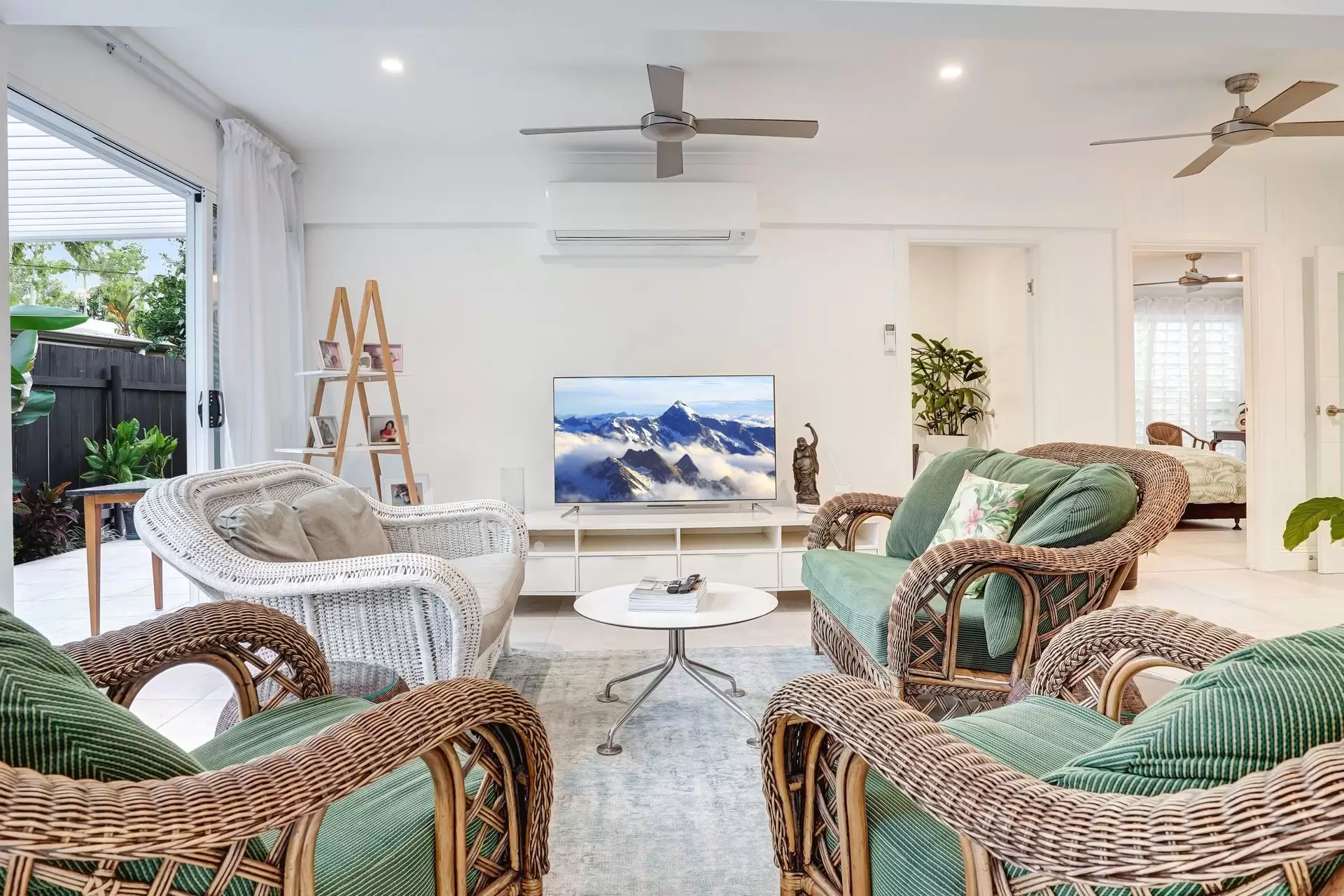 6 Seabrook Avenue, Port Douglas Sold by Queensland Sotheby's International Realty - image 1