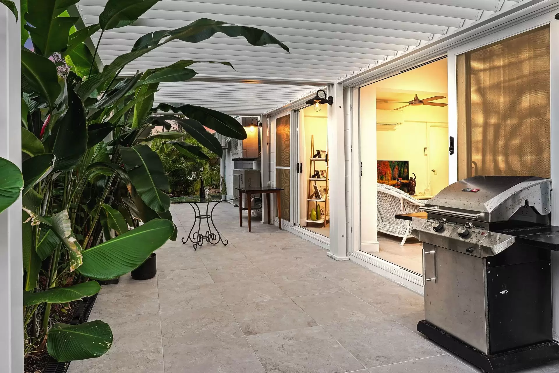 6 Seabrook Avenue, Port Douglas Sold by Queensland Sotheby's International Realty - image 1