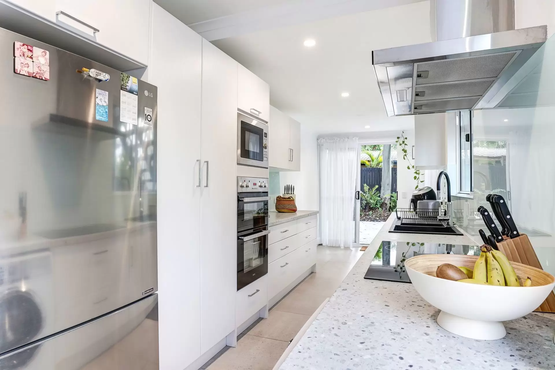 6 Seabrook Avenue, Port Douglas Sold by Queensland Sotheby's International Realty - image 1