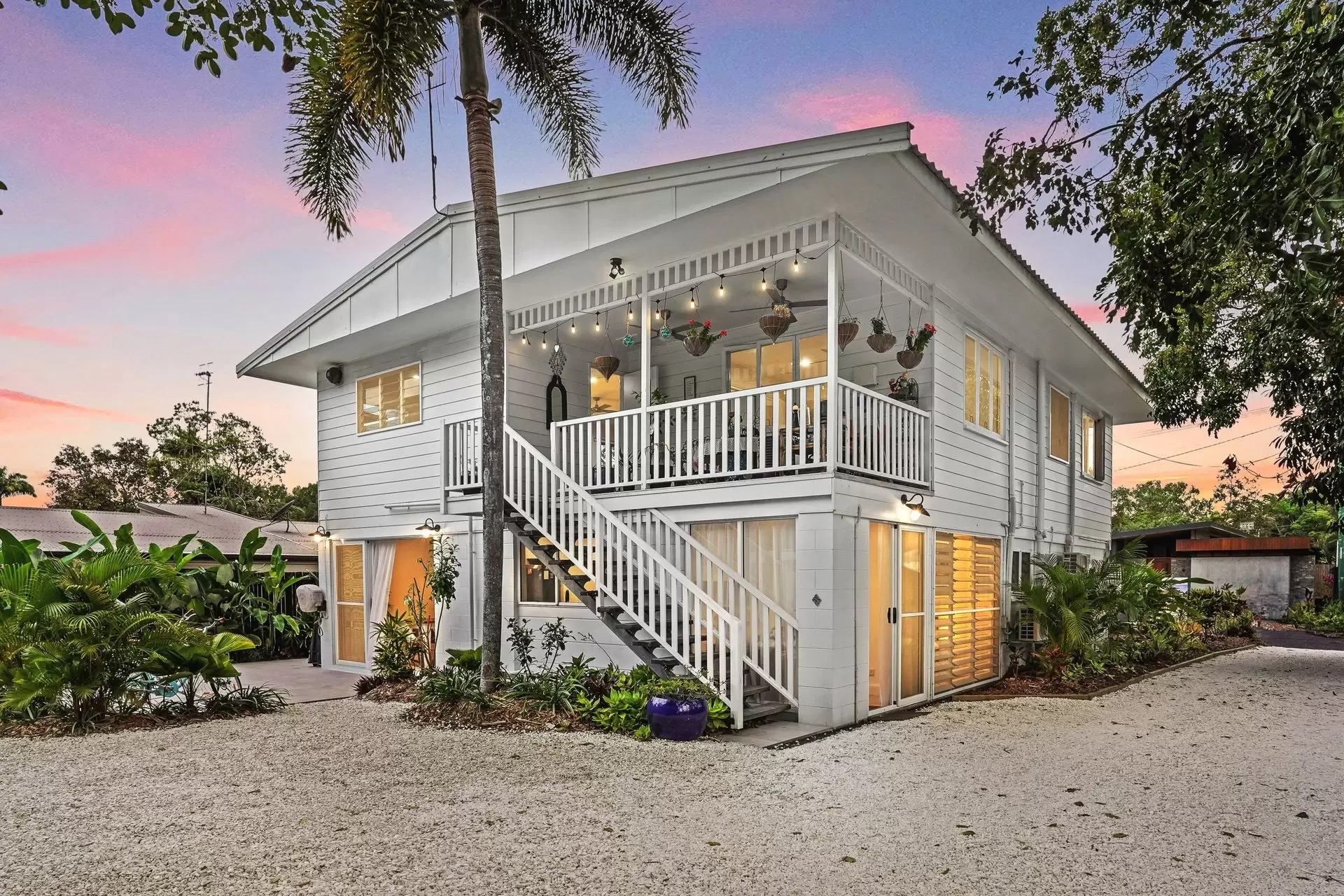 6 Seabrook Avenue, Port Douglas Sold by Queensland Sotheby's International Realty - image 1