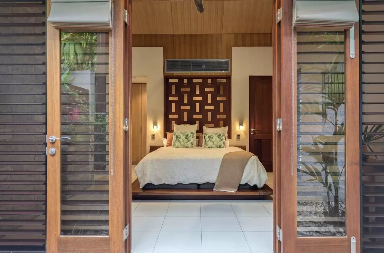 7 Bale Drive, Port Douglas Sold by Queensland Sotheby's International Realty - image 1