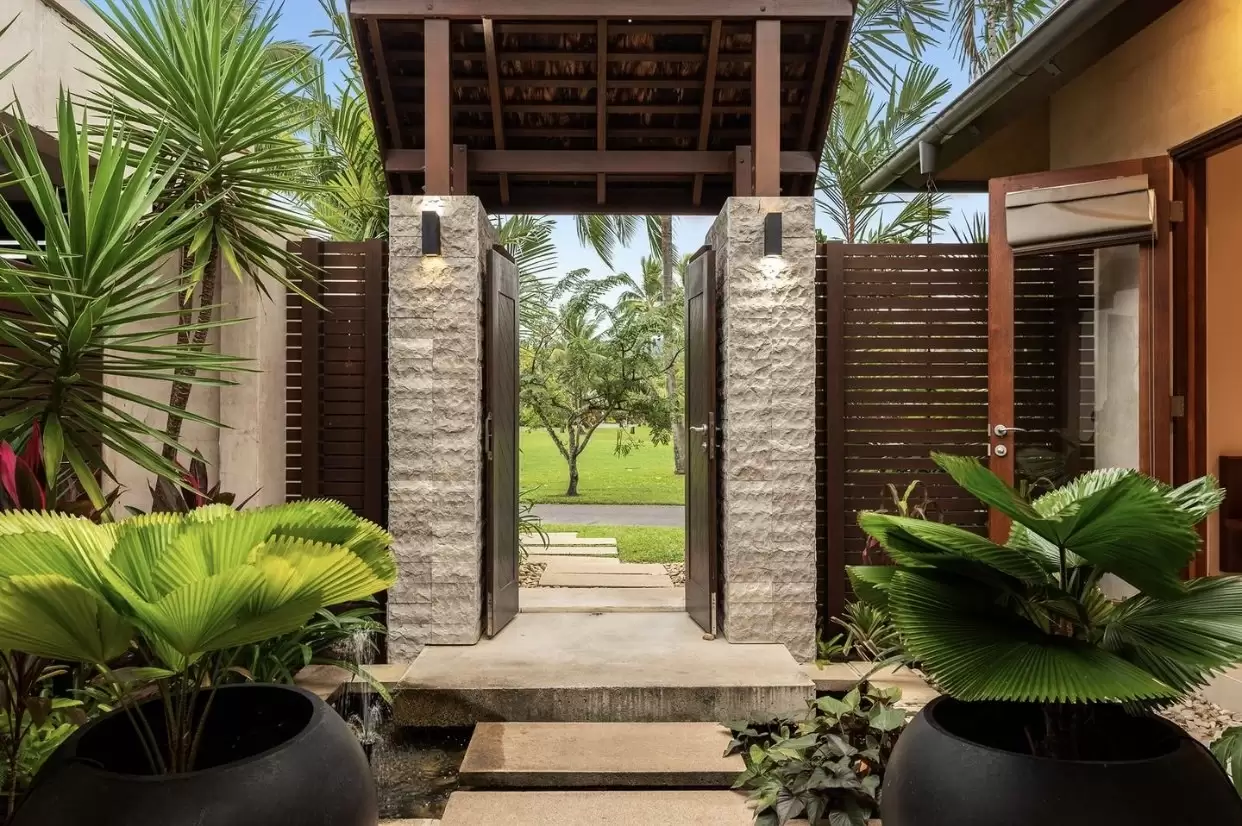 7 Bale Drive, Port Douglas Sold by Queensland Sotheby's International Realty - image 1