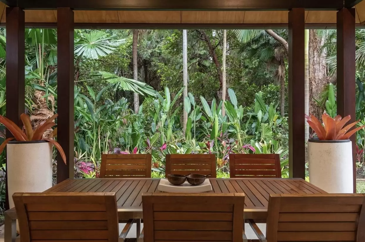 7 Bale Drive, Port Douglas Sold by Queensland Sotheby's International Realty - image 1
