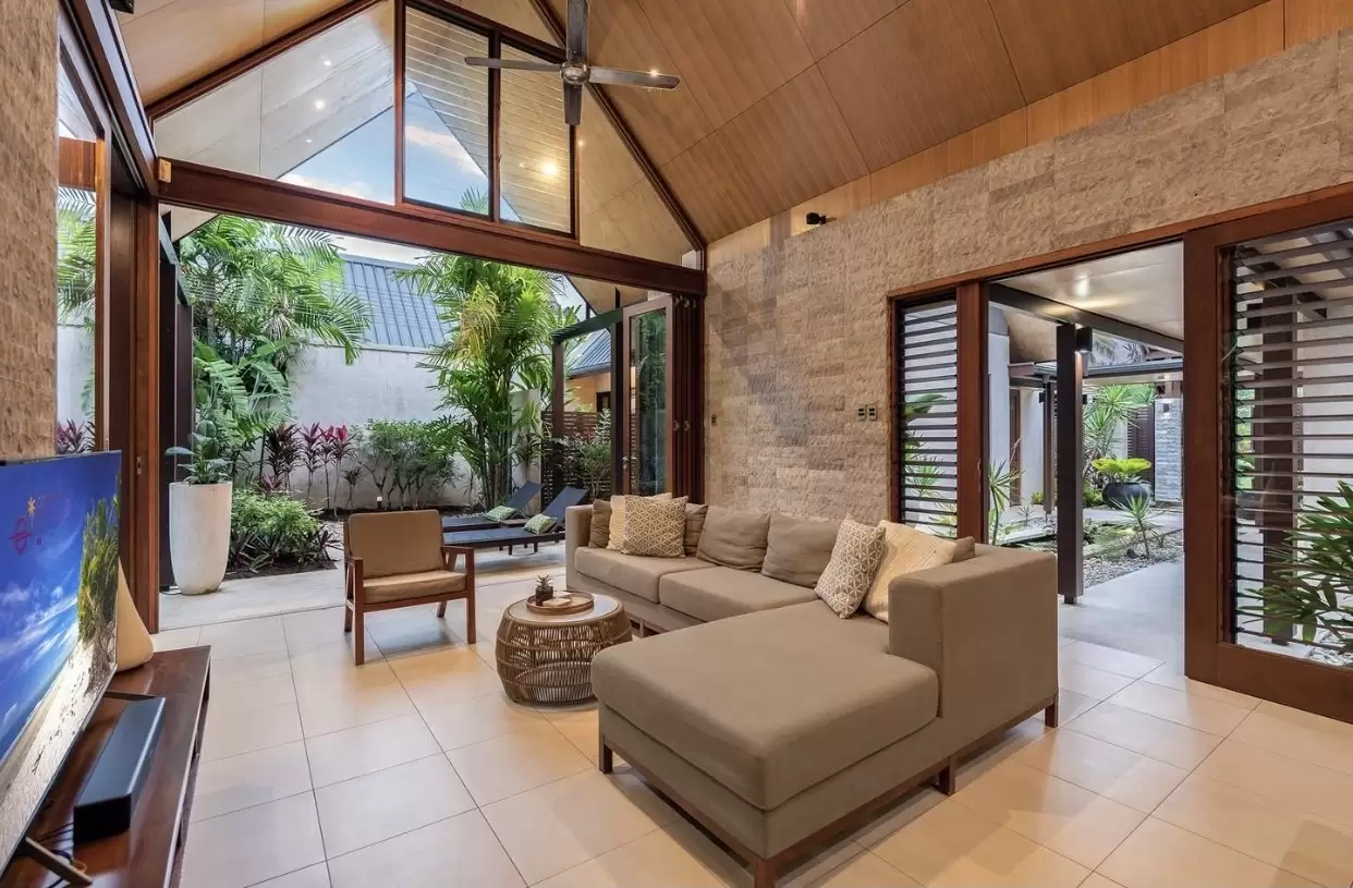 7 Bale Drive, Port Douglas Sold by Queensland Sotheby's International Realty - image 1