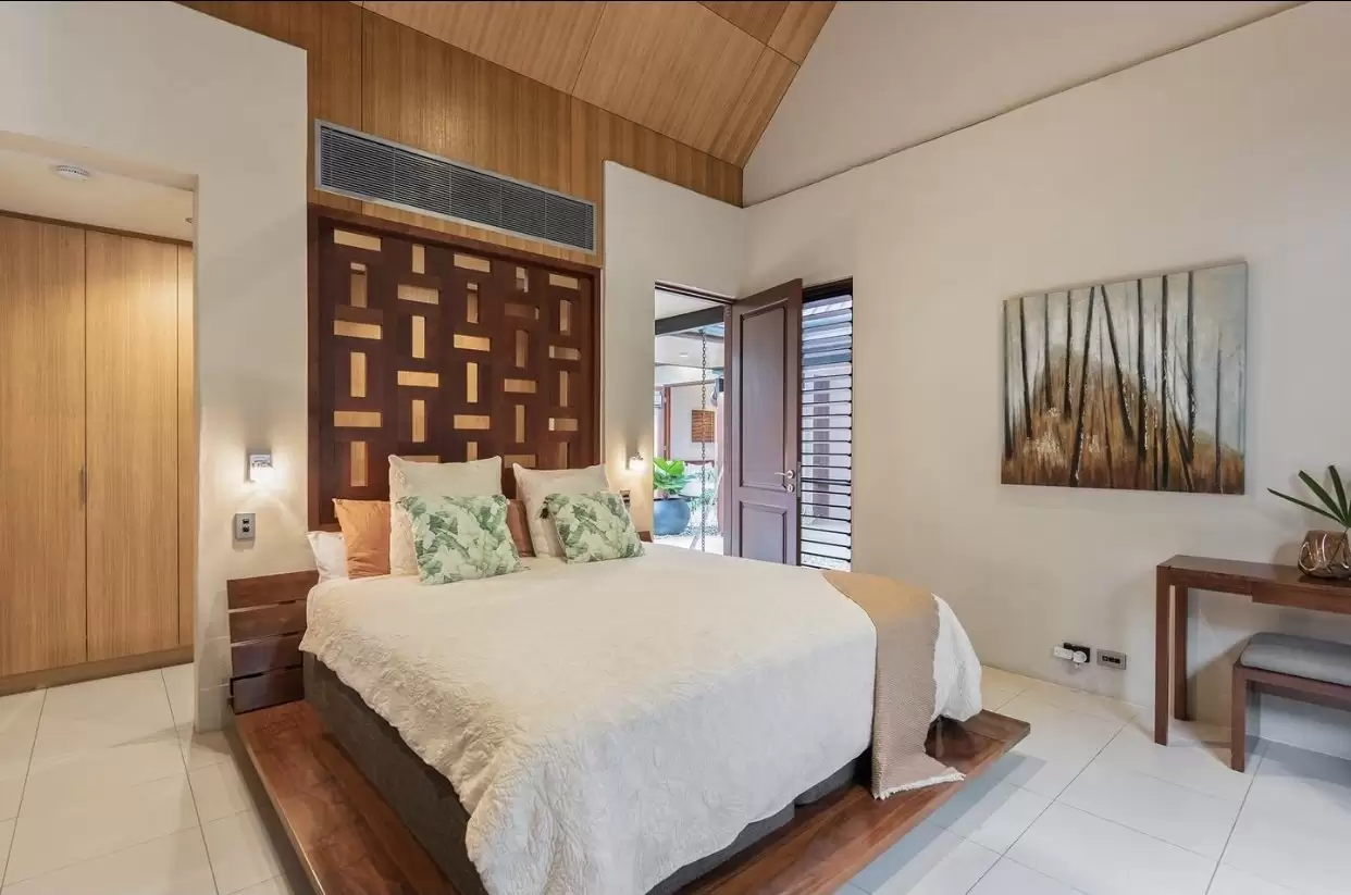 7 Bale Drive, Port Douglas Sold by Queensland Sotheby's International Realty - image 1