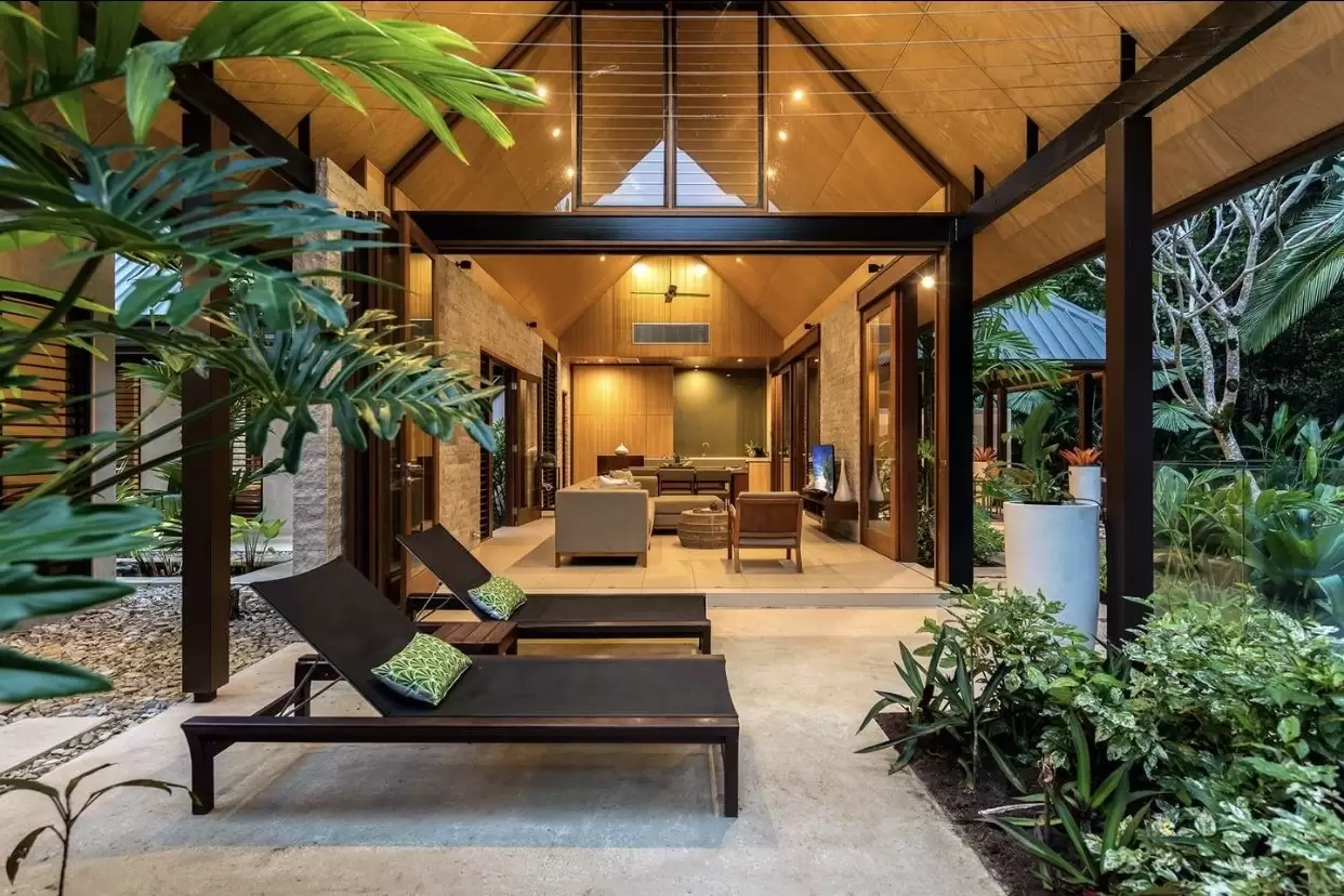 7 Bale Drive, Port Douglas Sold by Queensland Sotheby's International Realty - image 1