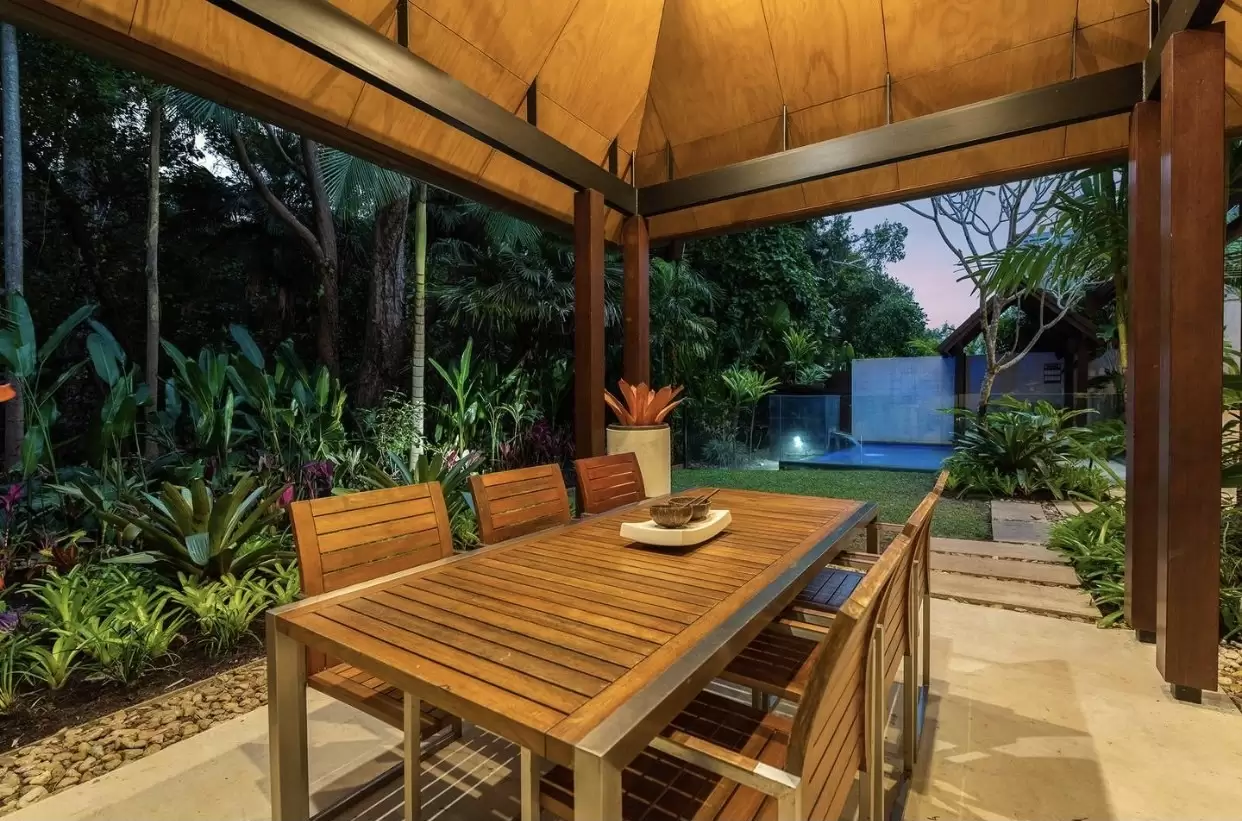 7 Bale Drive, Port Douglas Sold by Queensland Sotheby's International Realty - image 1