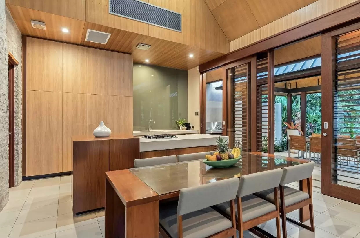 7 Bale Drive, Port Douglas Sold by Queensland Sotheby's International Realty - image 1