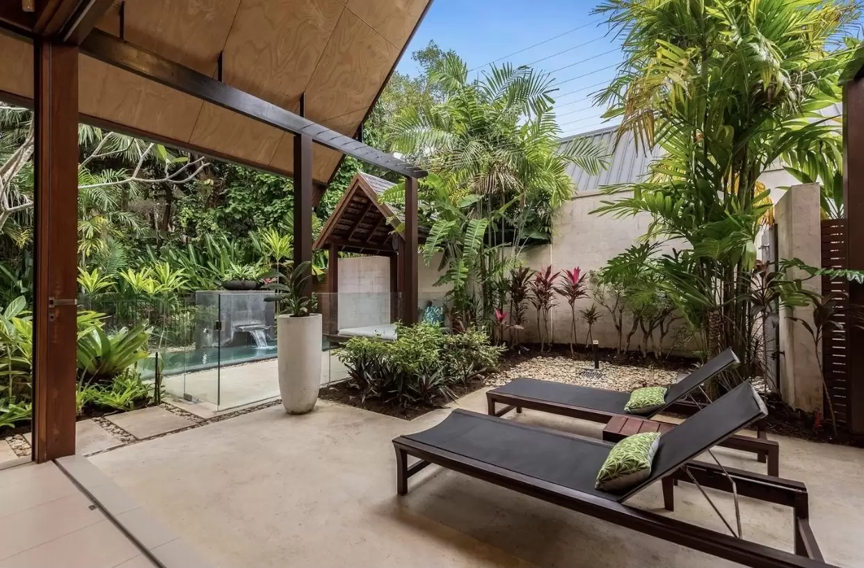 7 Bale Drive, Port Douglas Sold by Queensland Sotheby's International Realty - image 1