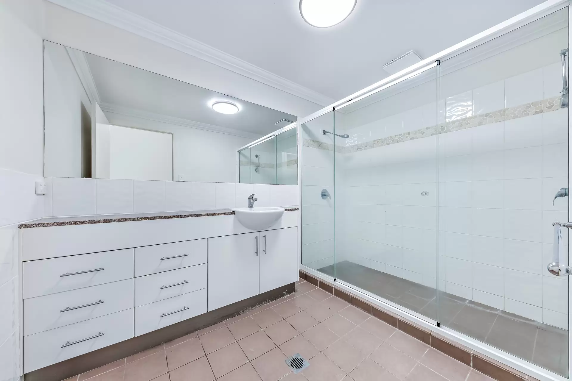 68/21 Shute Harbour Road, Cannonvale Sold by Queensland Sotheby's International Realty - image 1