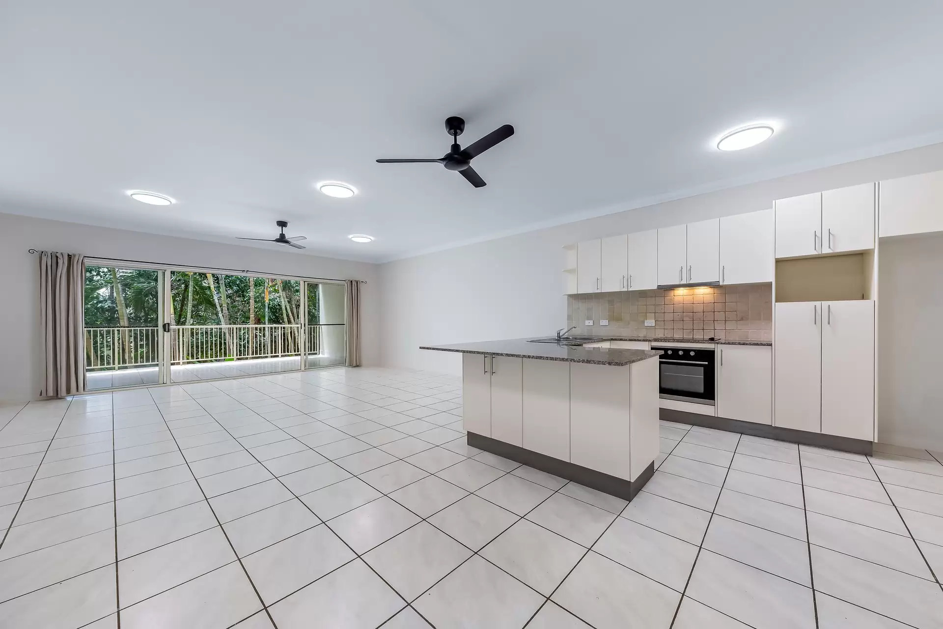 68/21 Shute Harbour Road, Cannonvale Sold by Queensland Sotheby's International Realty - image 1