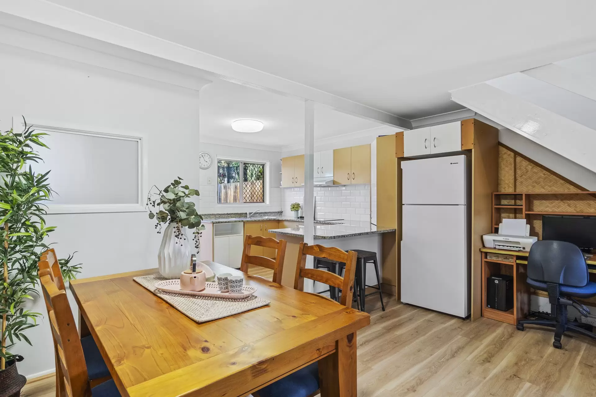 46/164-172 Wellington Street, Ormiston Sold by Queensland Sotheby's International Realty - image 1