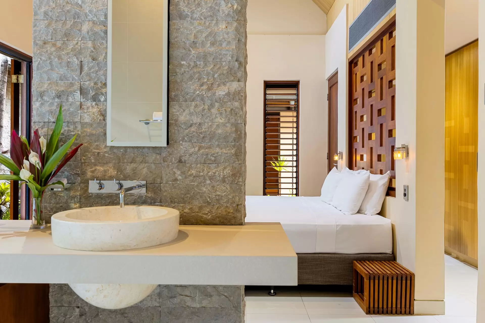 27 Bale Drive, Port Douglas Sold by Queensland Sotheby's International Realty - image 1