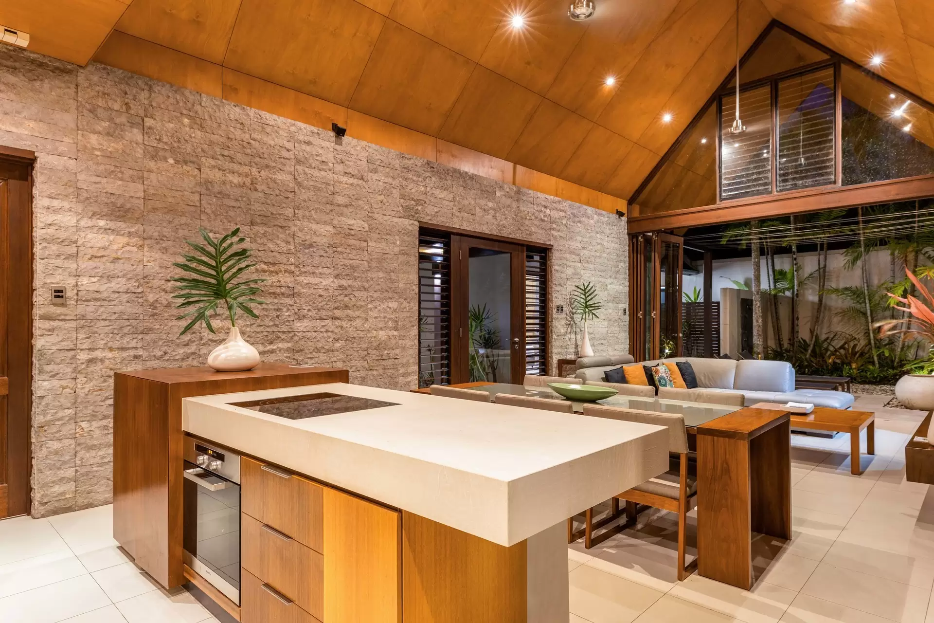 27 Bale Drive, Port Douglas Sold by Queensland Sotheby's International Realty - image 1