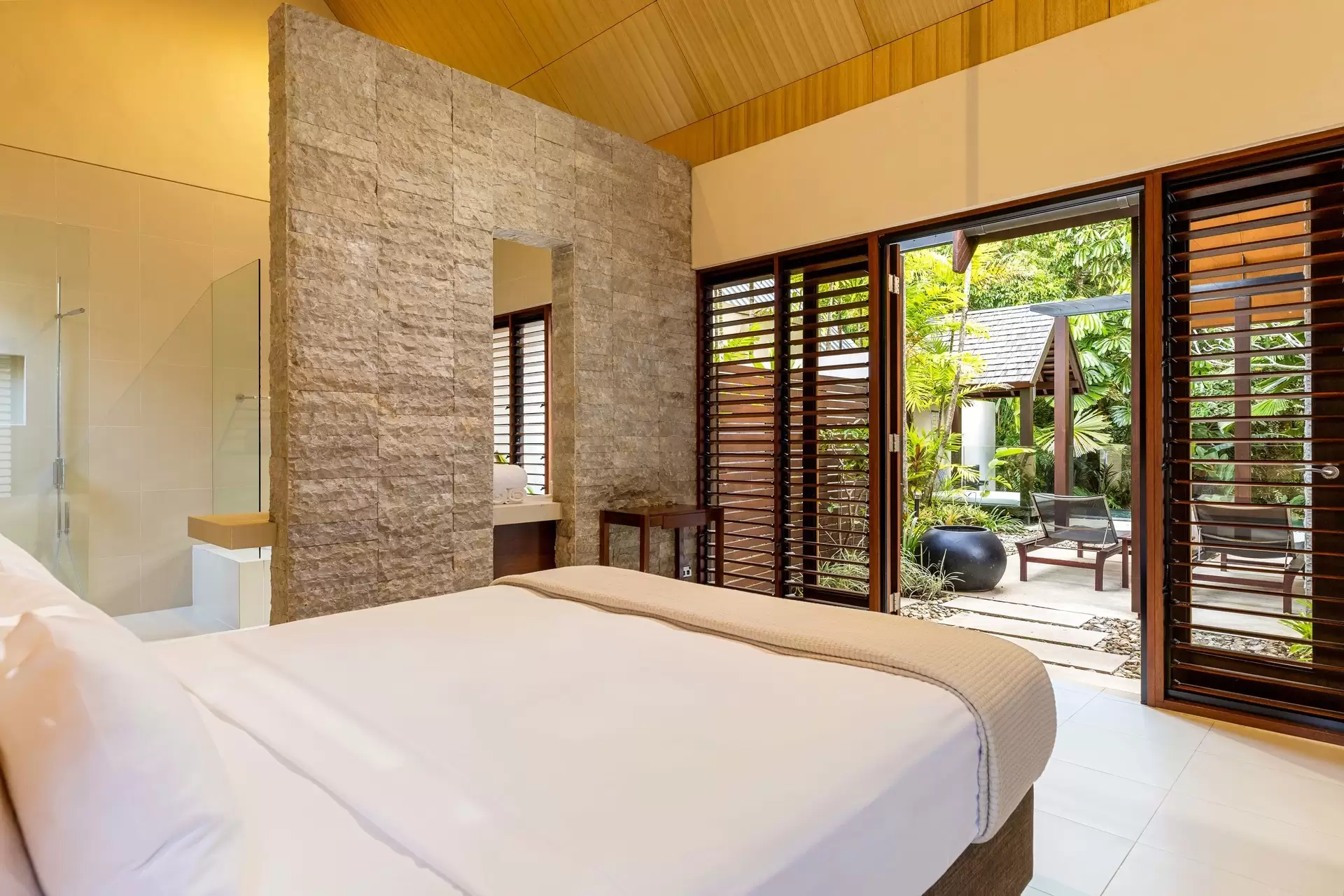 27 Bale Drive, Port Douglas Sold by Queensland Sotheby's International Realty - image 1