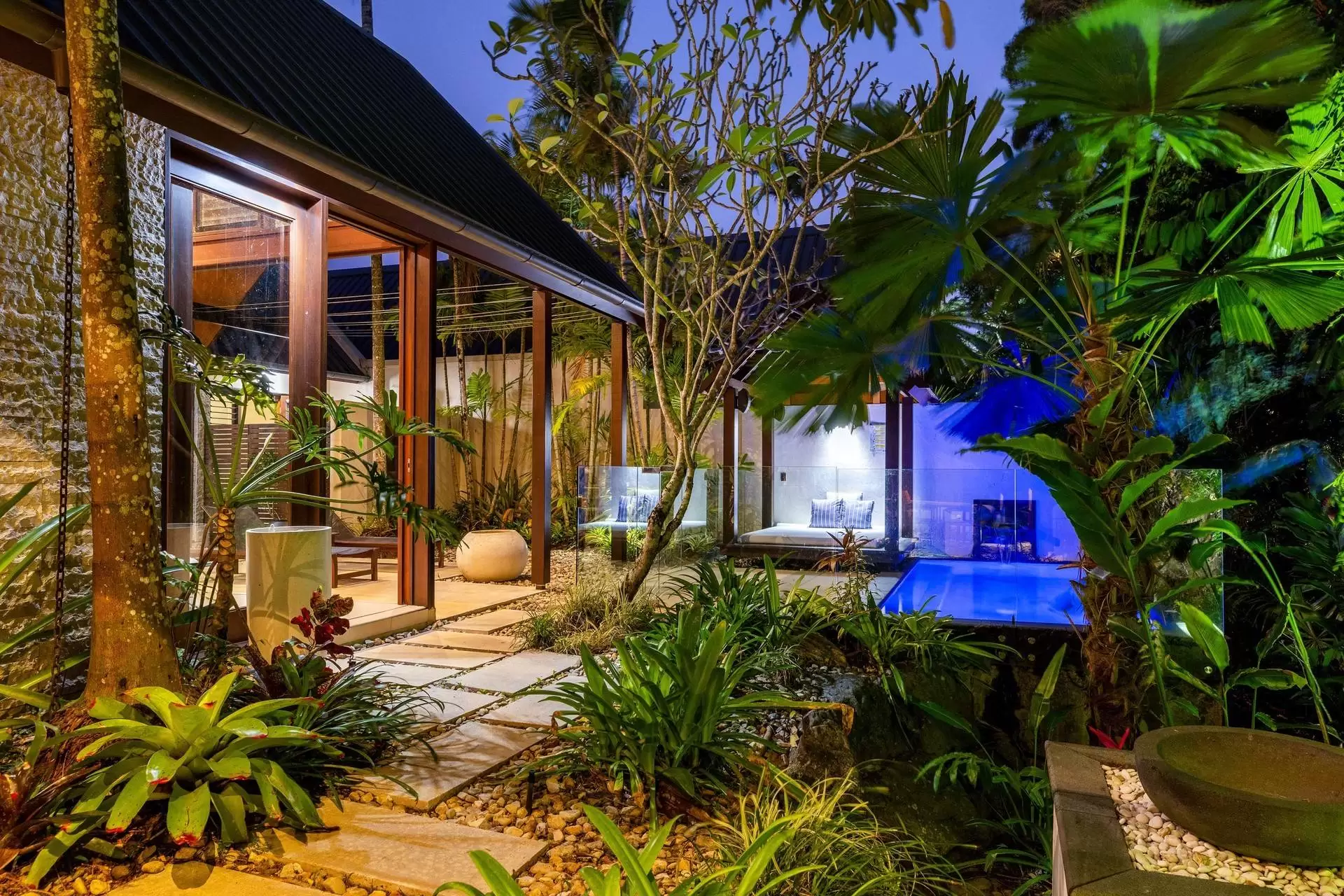 27 Bale Drive, Port Douglas Sold by Queensland Sotheby's International Realty - image 1