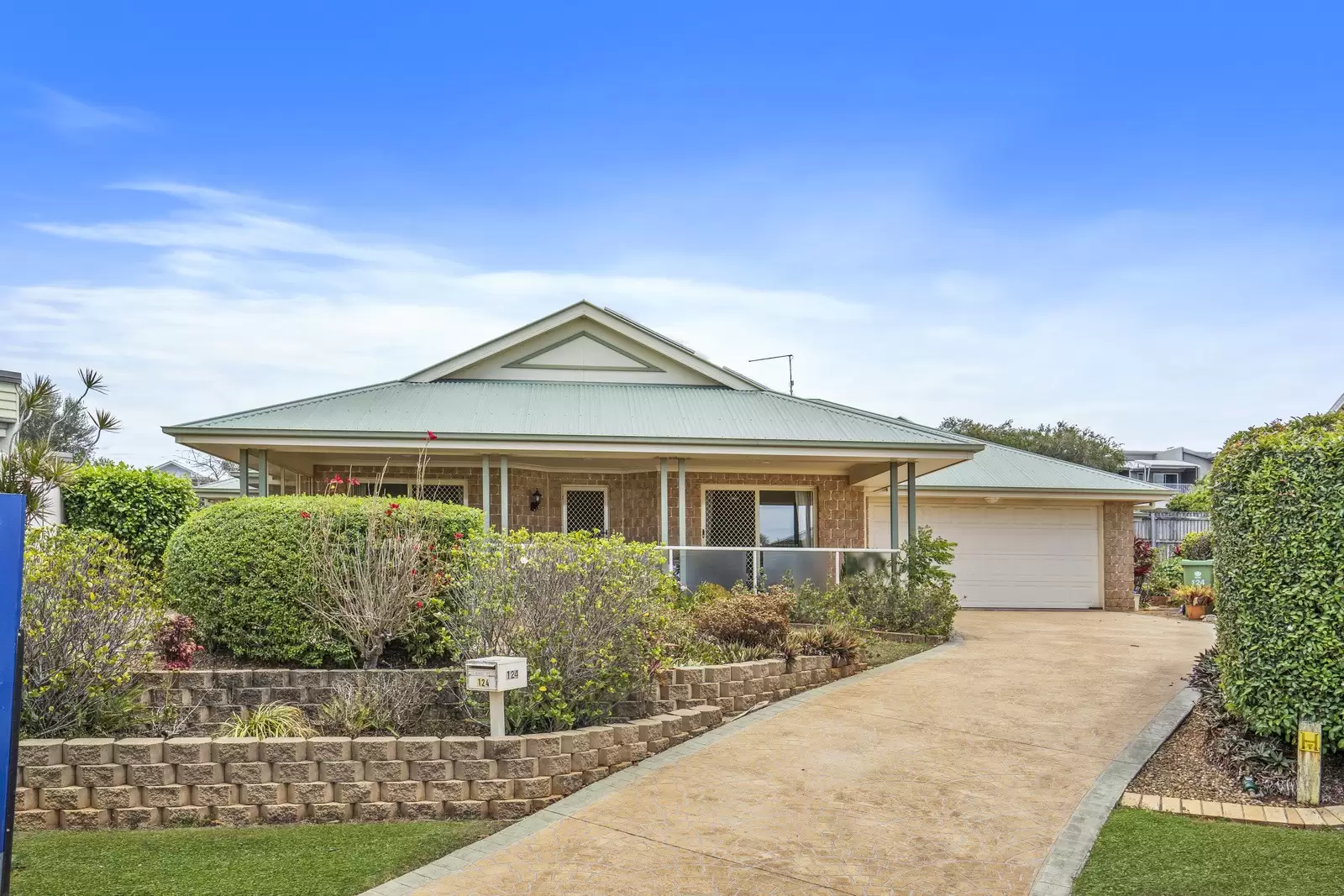 124 Morris Circuit, Thornlands Sold by Queensland Sotheby's International Realty - image 1