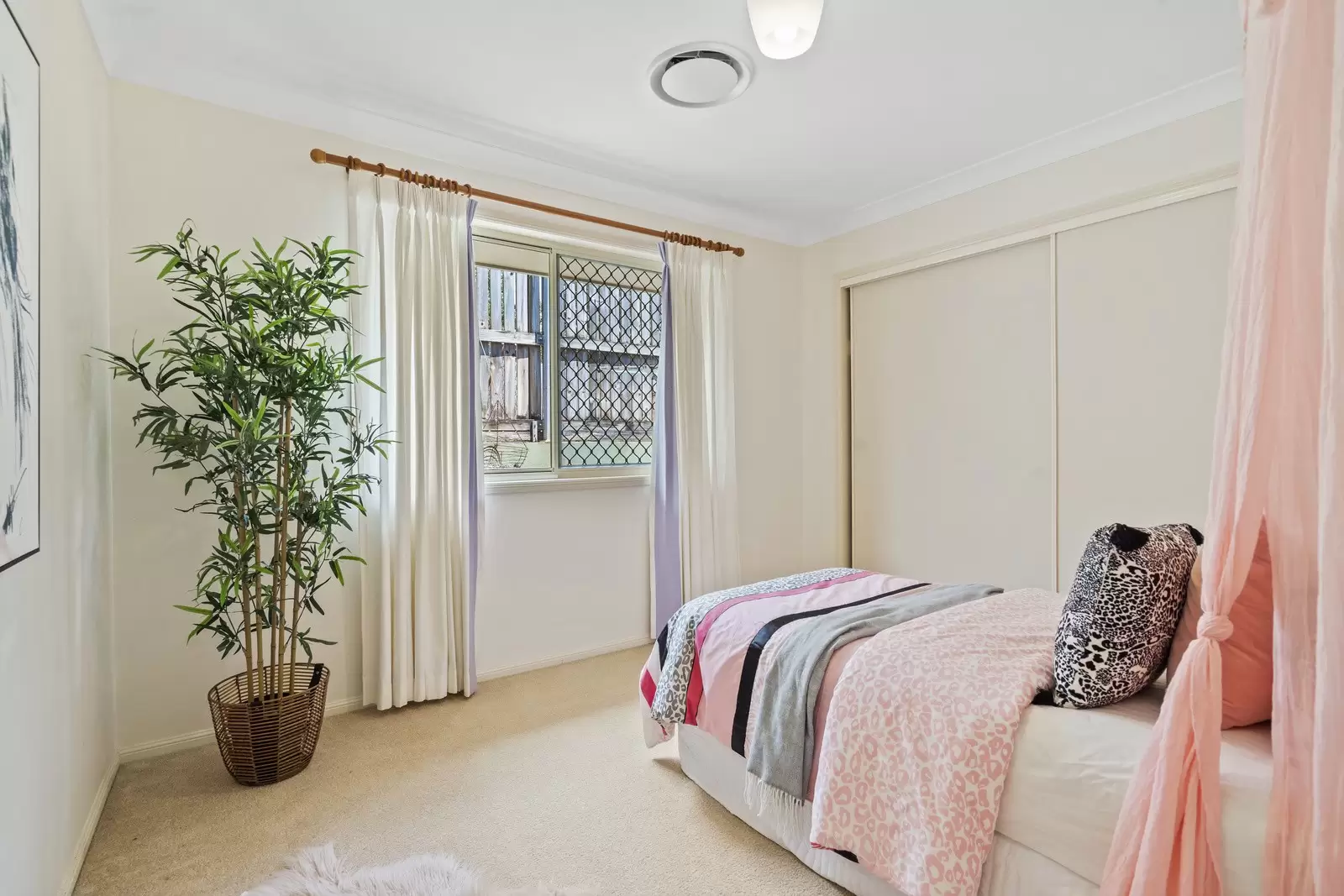 124 Morris Circuit, Thornlands Sold by Queensland Sotheby's International Realty - image 1