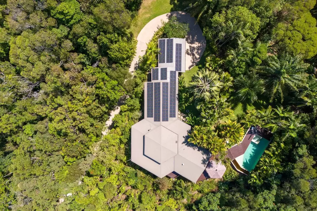 198 Somerset Drive, Miallo Sold by Queensland Sotheby's International Realty