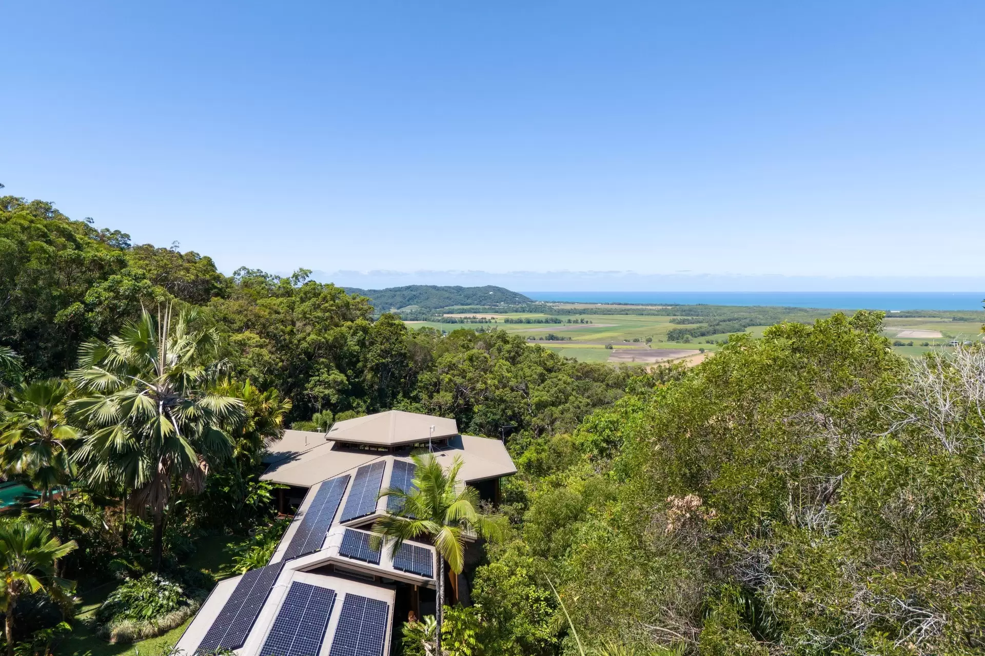 198 Somerset Drive, Miallo Sold by Queensland Sotheby's International Realty - image 1