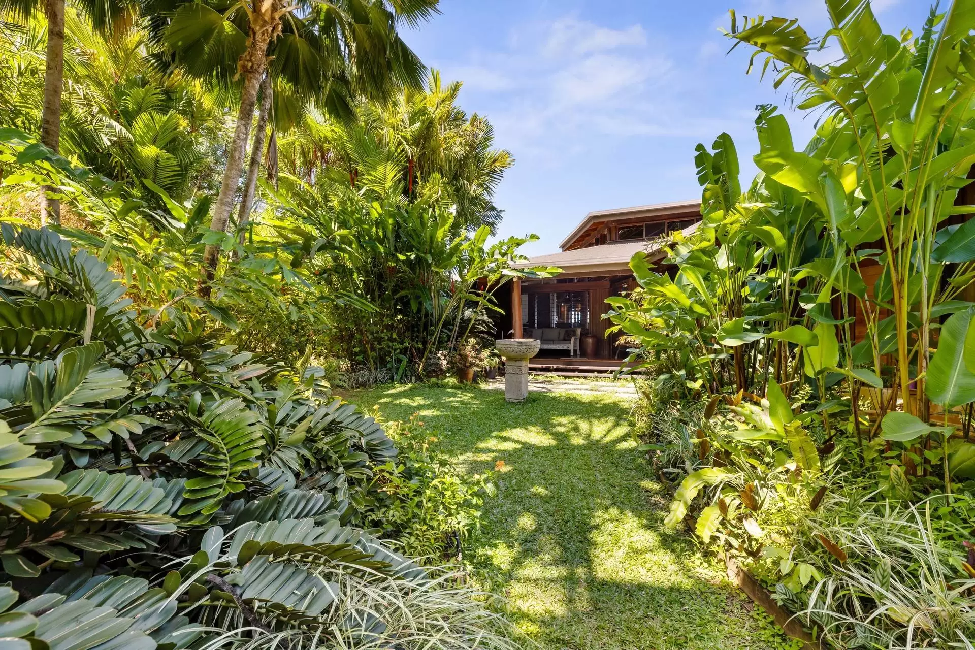 198 Somerset Drive, Miallo Sold by Queensland Sotheby's International Realty - image 1