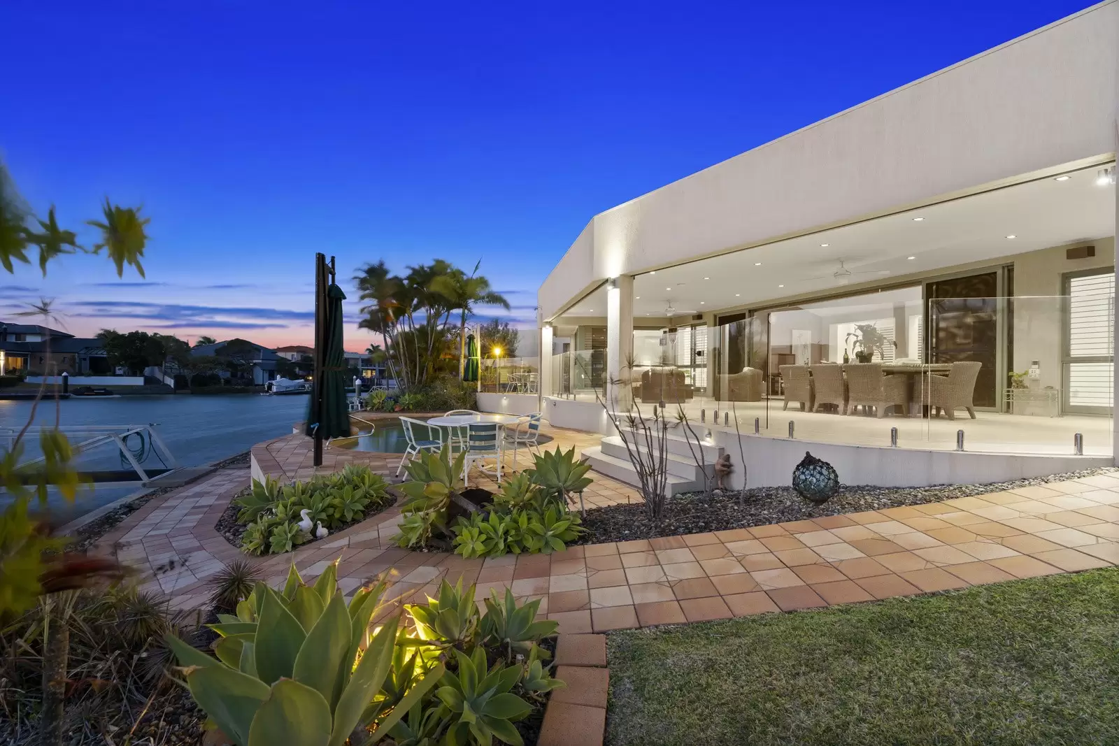 16 Piermont Place, Raby Bay Sold by  - image 1