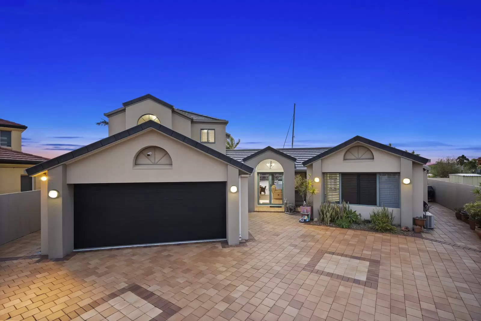 16 Piermont Place, Raby Bay Sold by Queensland Sotheby's International Realty - image 1