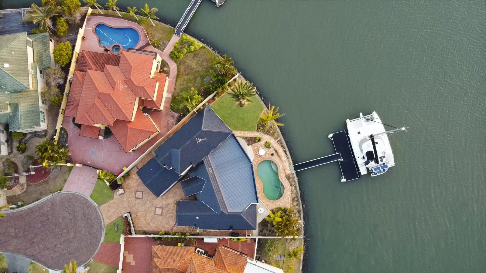 16 Piermont Place, Raby Bay Sold by Queensland Sotheby's International Realty - image 1