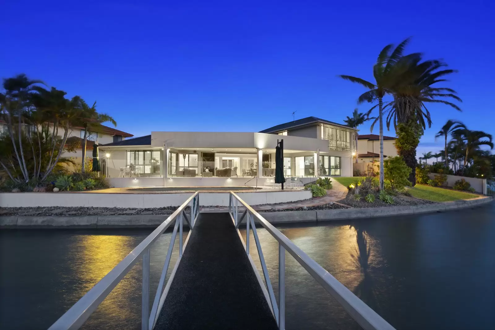 16 Piermont Place, Raby Bay Sold by Queensland Sotheby's International Realty - image 1