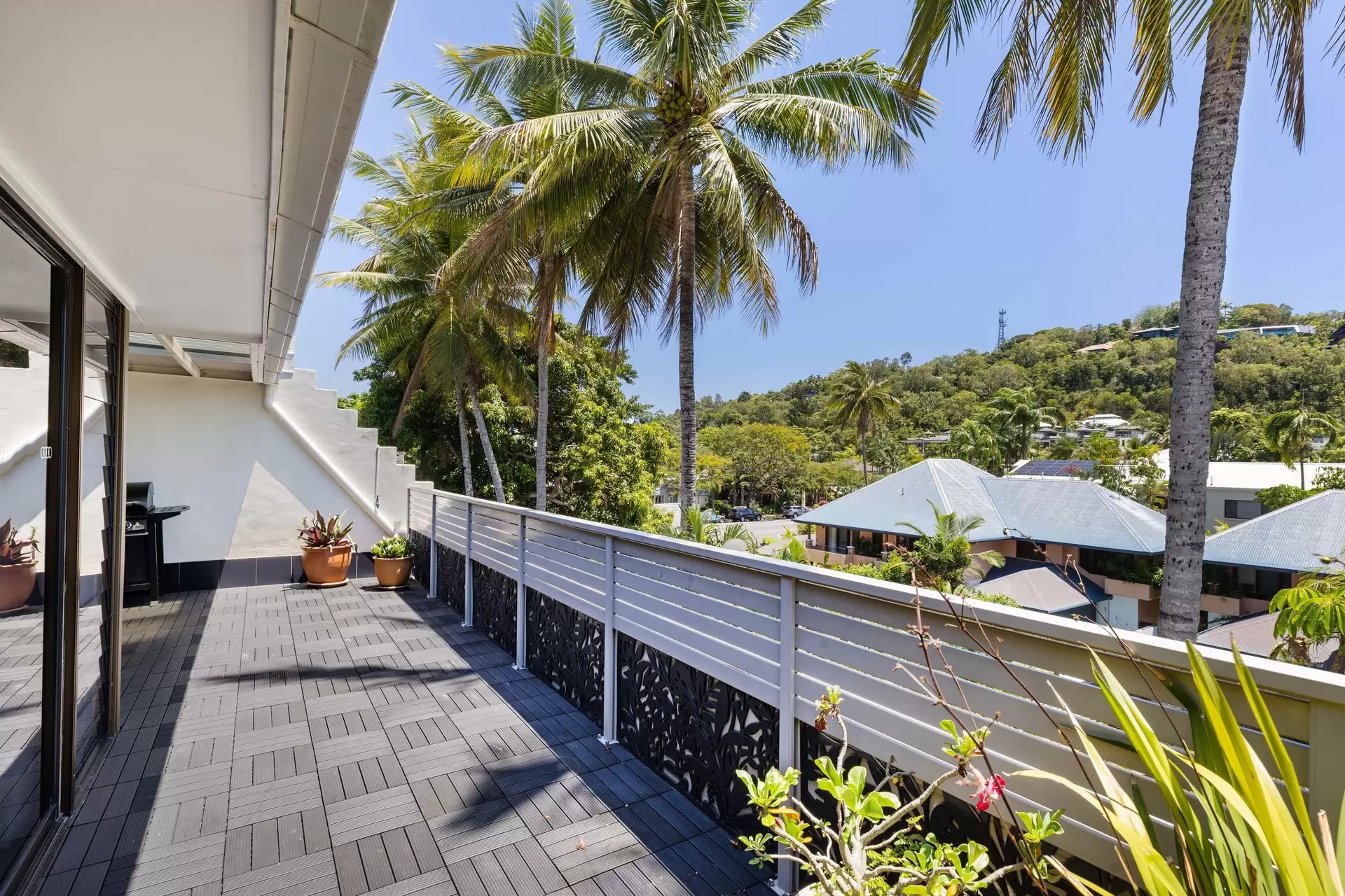 12/10 Davidson Street, Port Douglas Sold by Queensland Sotheby's International Realty - image 1