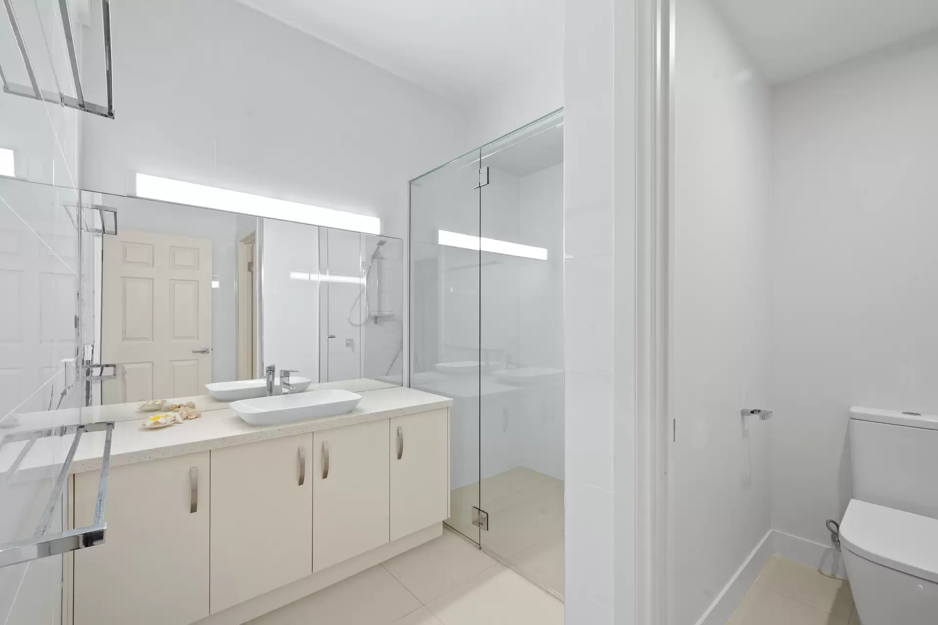 E2/12 Whitsunday Boulevard, Hamilton Island Sold by Queensland Sotheby's International Realty - image 1