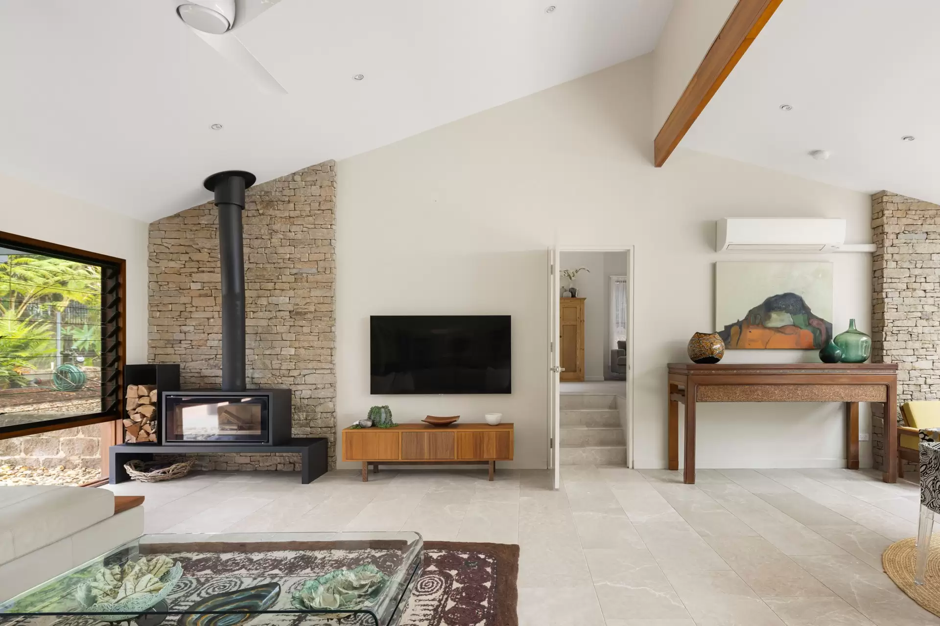 223 Moxon Road, Burbank Sold by  - image 1