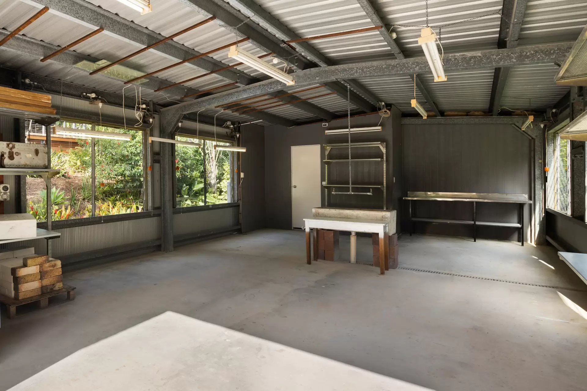 223 Moxon Road, Burbank Sold by Queensland Sotheby's International Realty - image 1