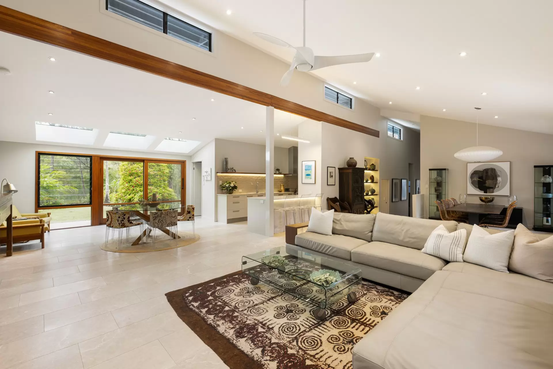 223 Moxon Road, Burbank Sold by  - image 1