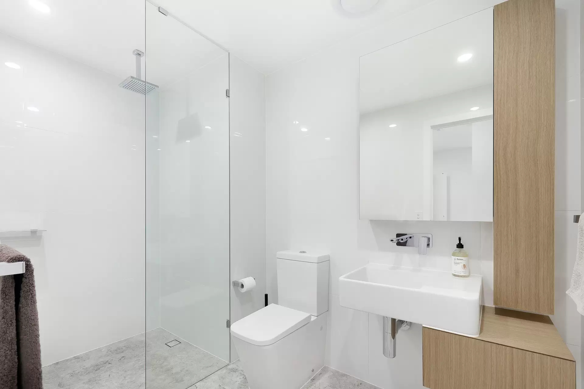 701/95 Old Burleigh Road, Broadbeach Sold by Queensland Sotheby's International Realty - image 1