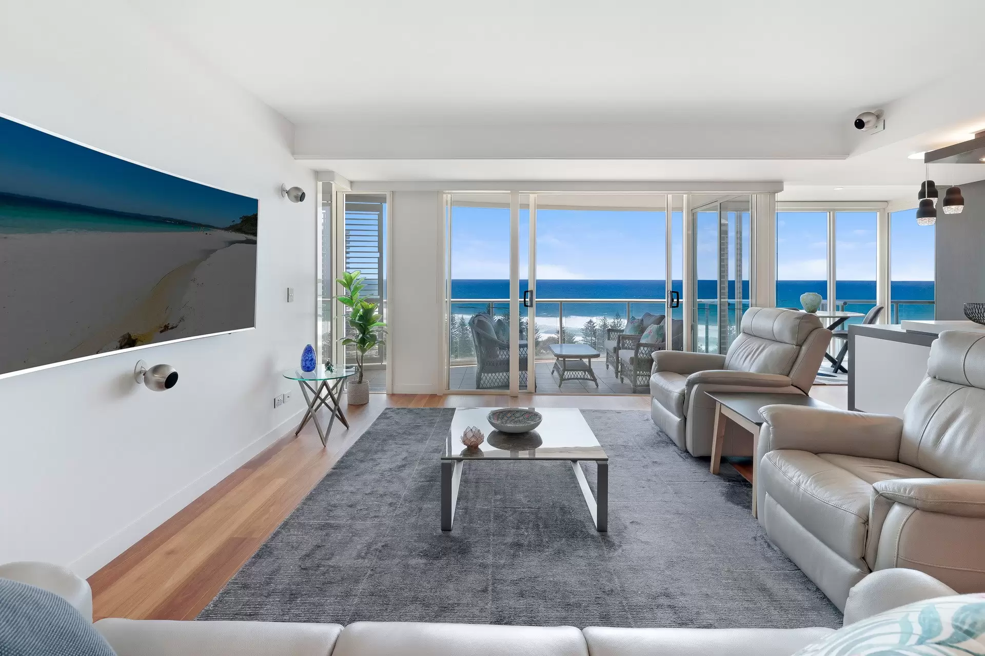 1173/1 Lennie Avenue, Main Beach Sold by  - image 1