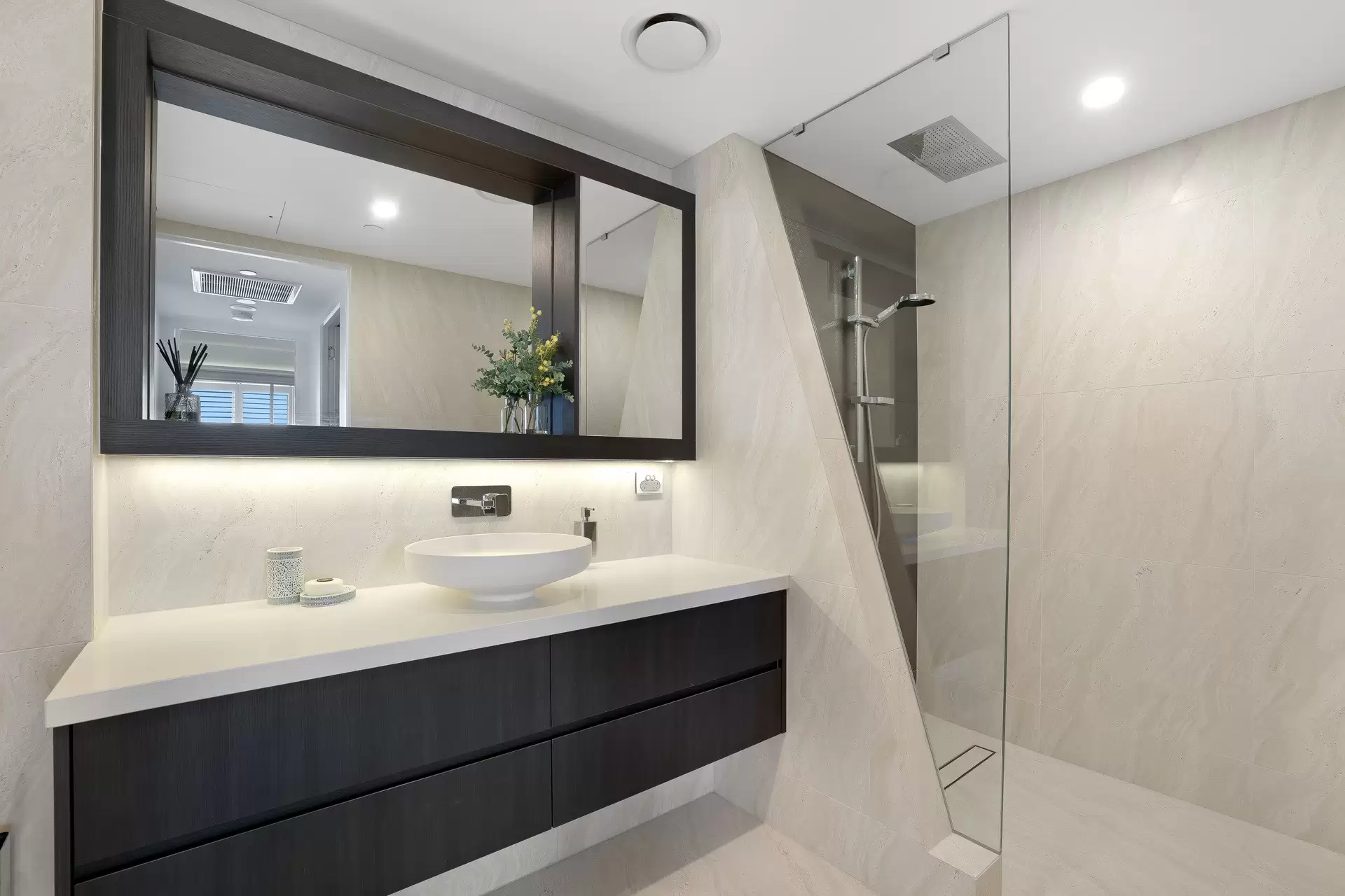 1173/1 Lennie Avenue, Main Beach Sold by Queensland Sotheby's International Realty - image 1