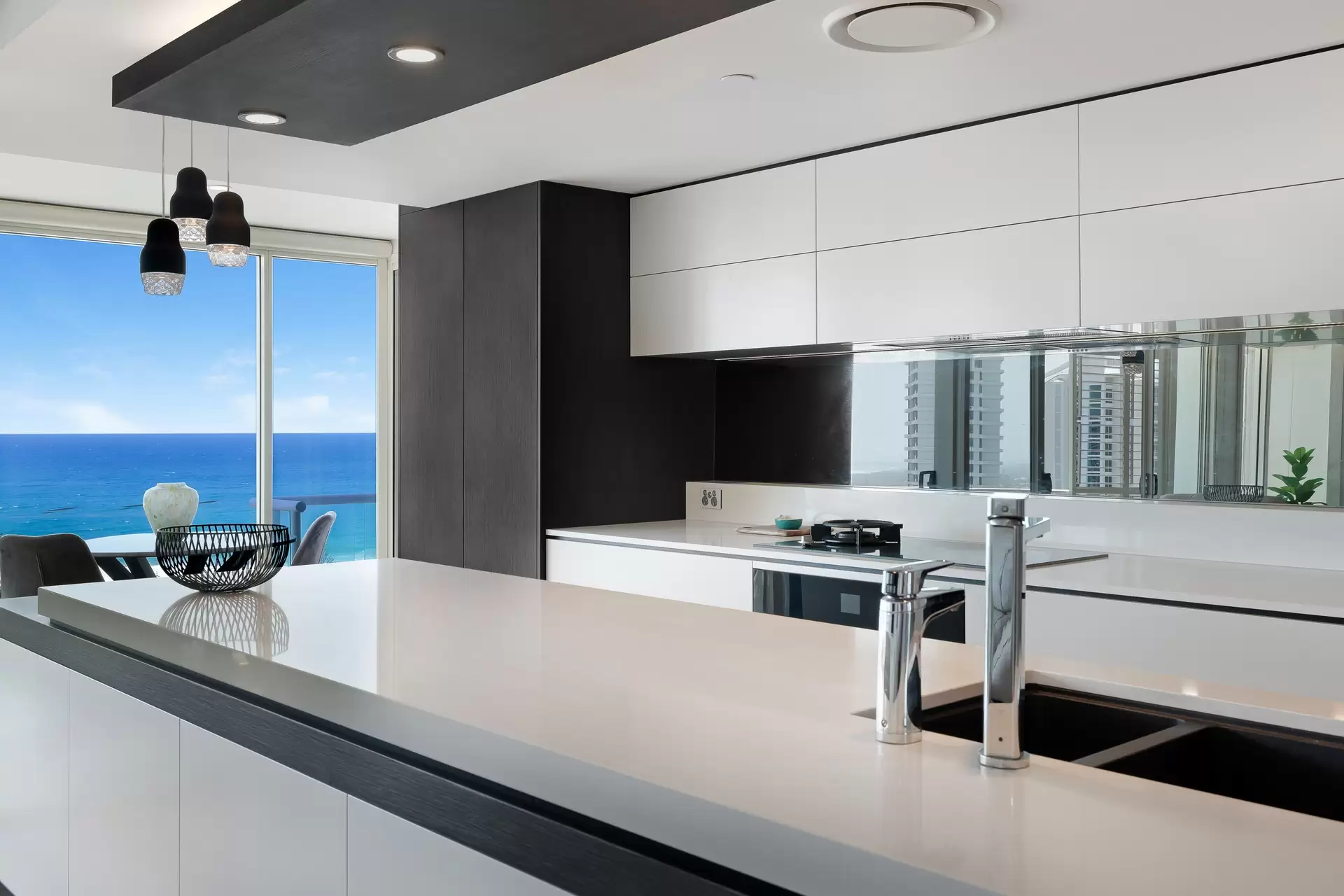 1173/1 Lennie Avenue, Main Beach Sold by  - image 1