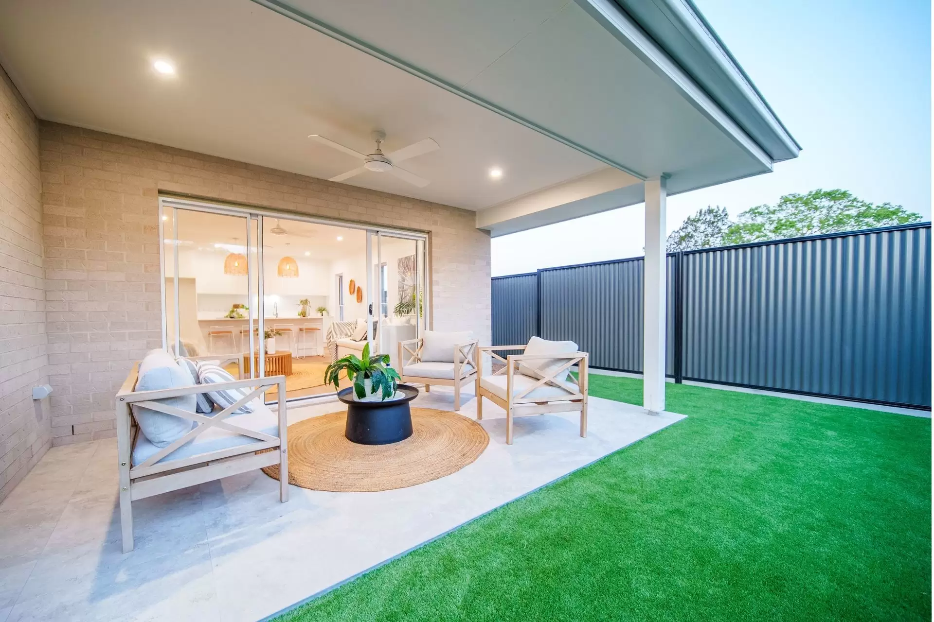 2A Caledonian Crescent, Alexandra Hills Sold by Queensland Sotheby's International Realty - image 1