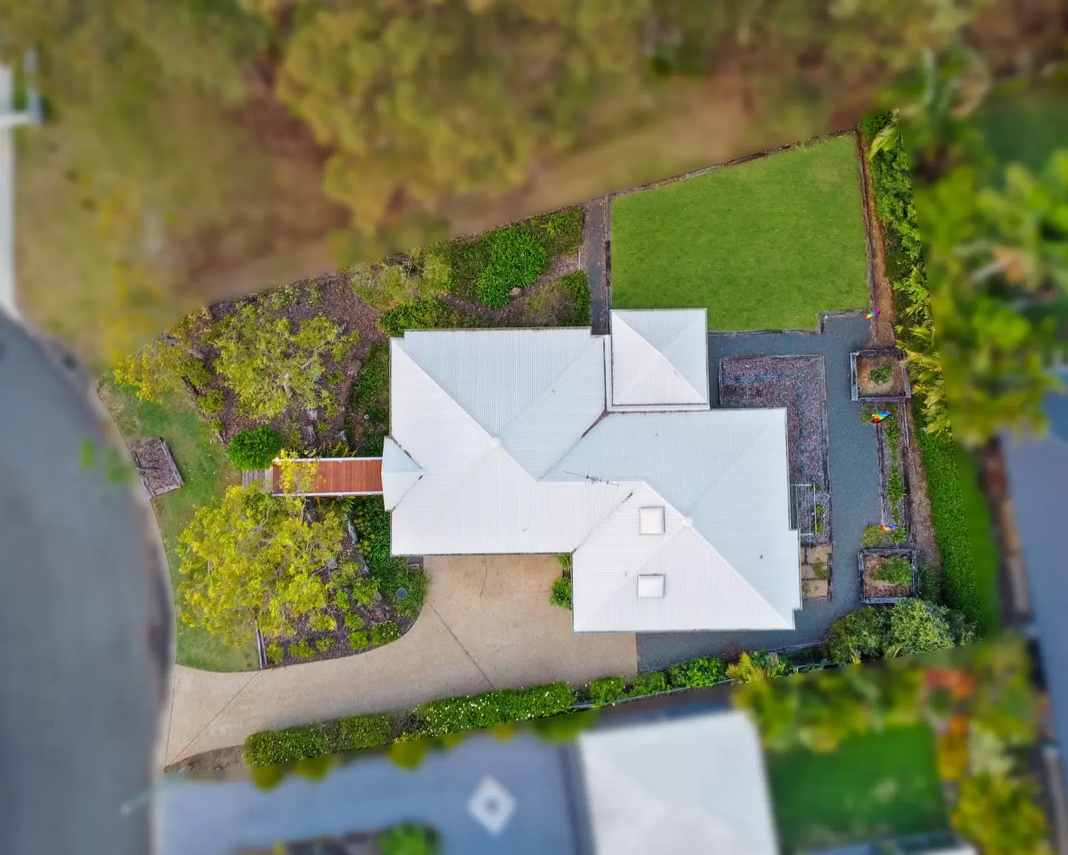 13 Tarina Street, Cleveland Sold by Queensland Sotheby's International Realty - image 1