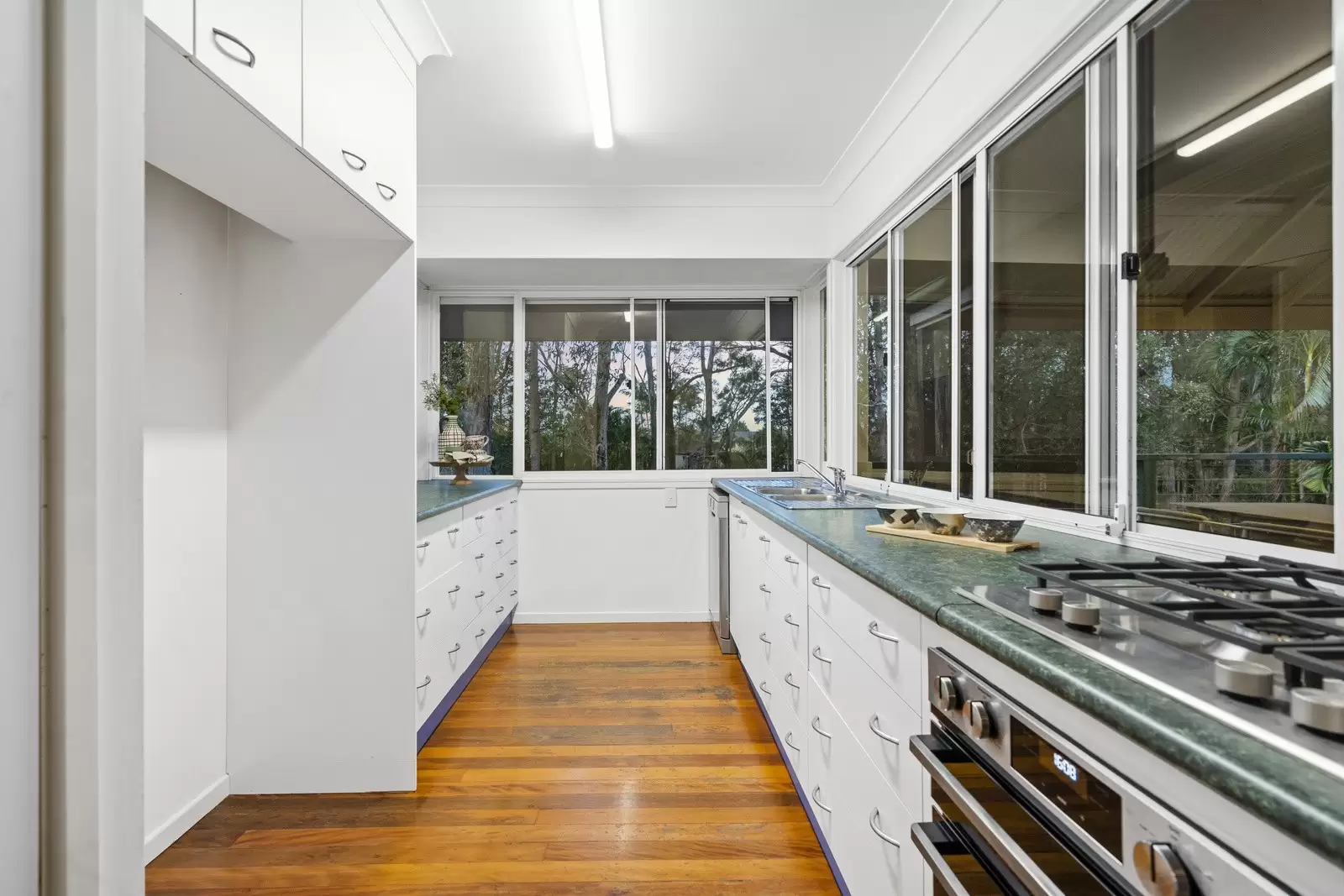 13 Tarina Street, Cleveland Sold by Queensland Sotheby's International Realty - image 1