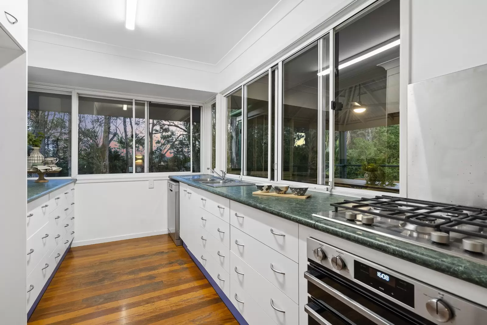 13 Tarina Street, Cleveland Sold by Queensland Sotheby's International Realty - image 1