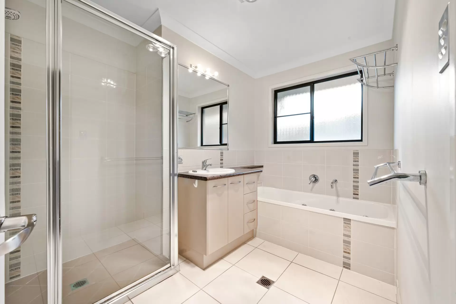15 Jonquill Court, Cannonvale Sold by Queensland Sotheby's International Realty - image 1
