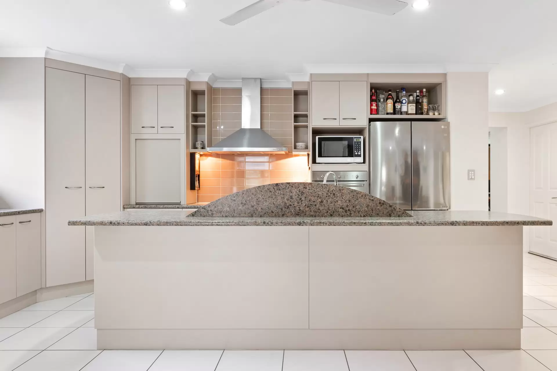 15 Jonquill Court, Cannonvale Sold by Queensland Sotheby's International Realty - image 1