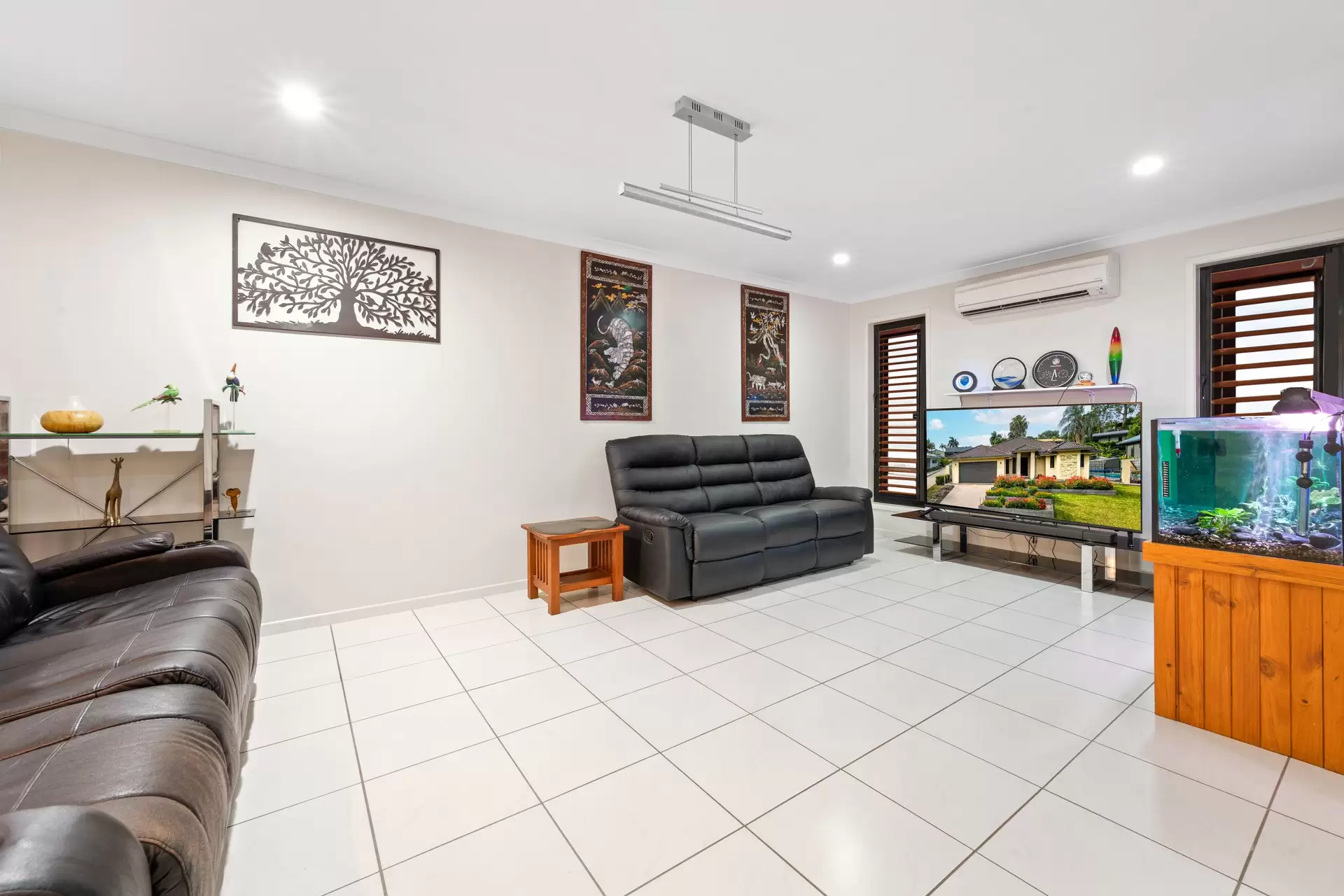 15 Jonquill Court, Cannonvale Sold by Queensland Sotheby's International Realty - image 1