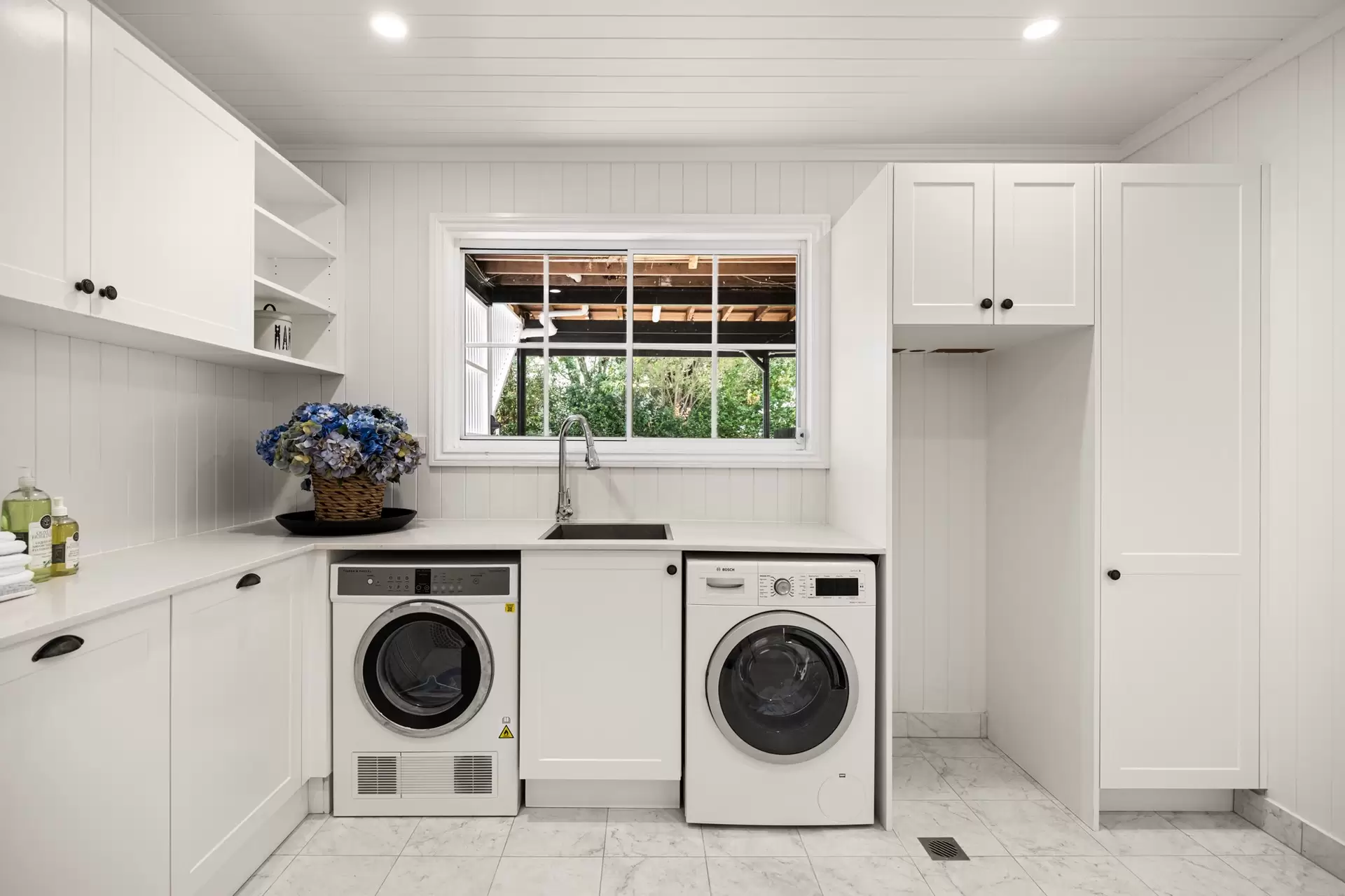 147 Kent Road, Kalinga Sold by Queensland Sotheby's International Realty - image 1
