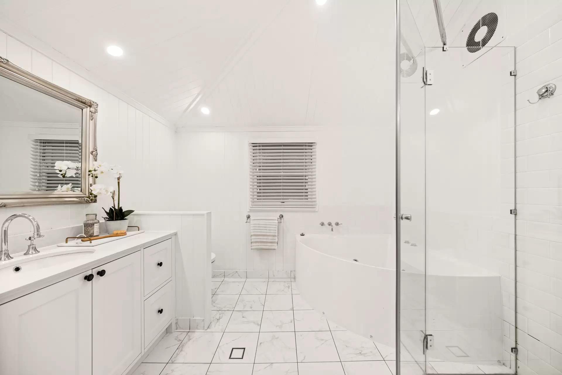 147 Kent Road, Kalinga Sold by Queensland Sotheby's International Realty - image 1