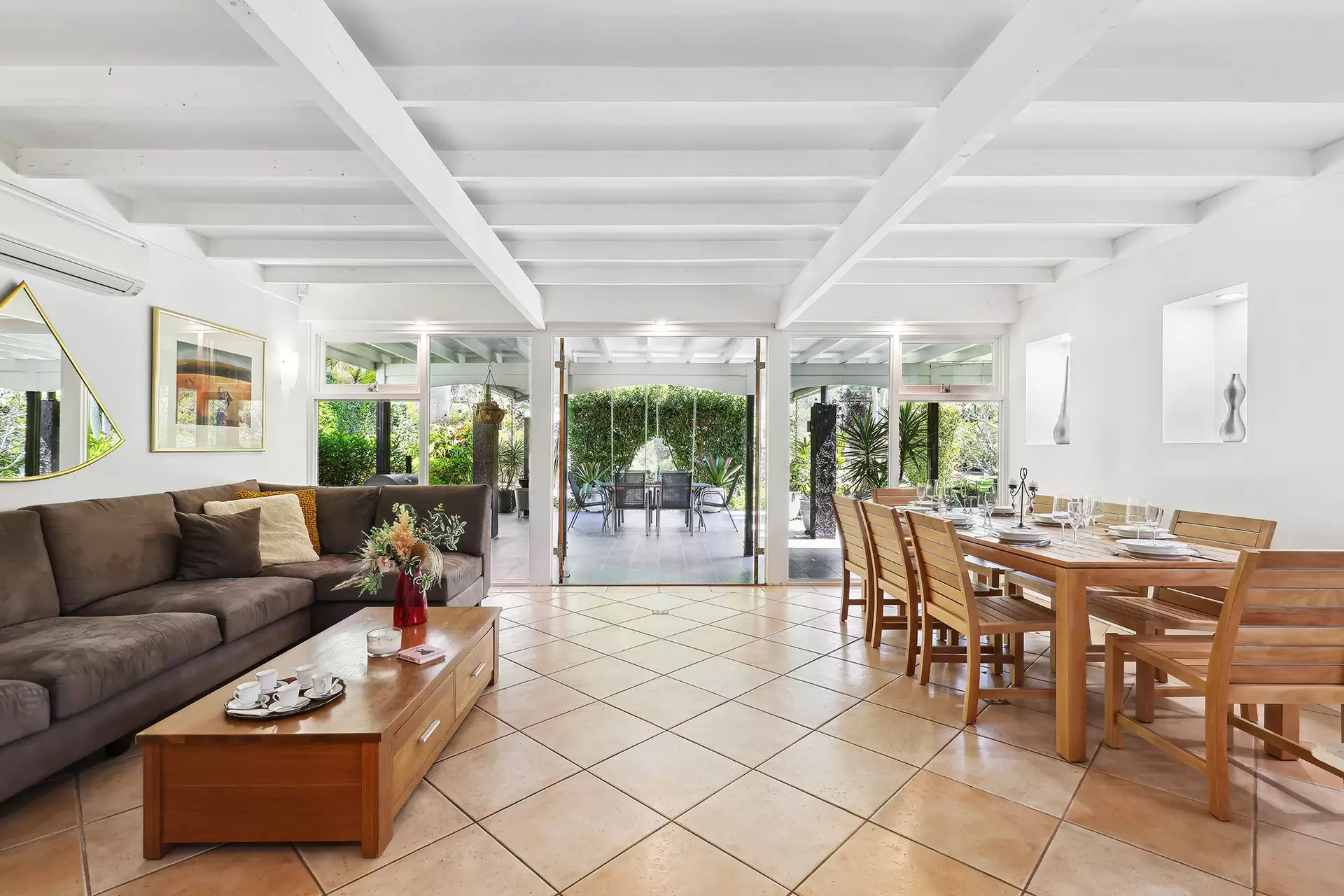 32 Elanora Drive, Burleigh Heads Sold by Queensland Sotheby's International Realty - image 1